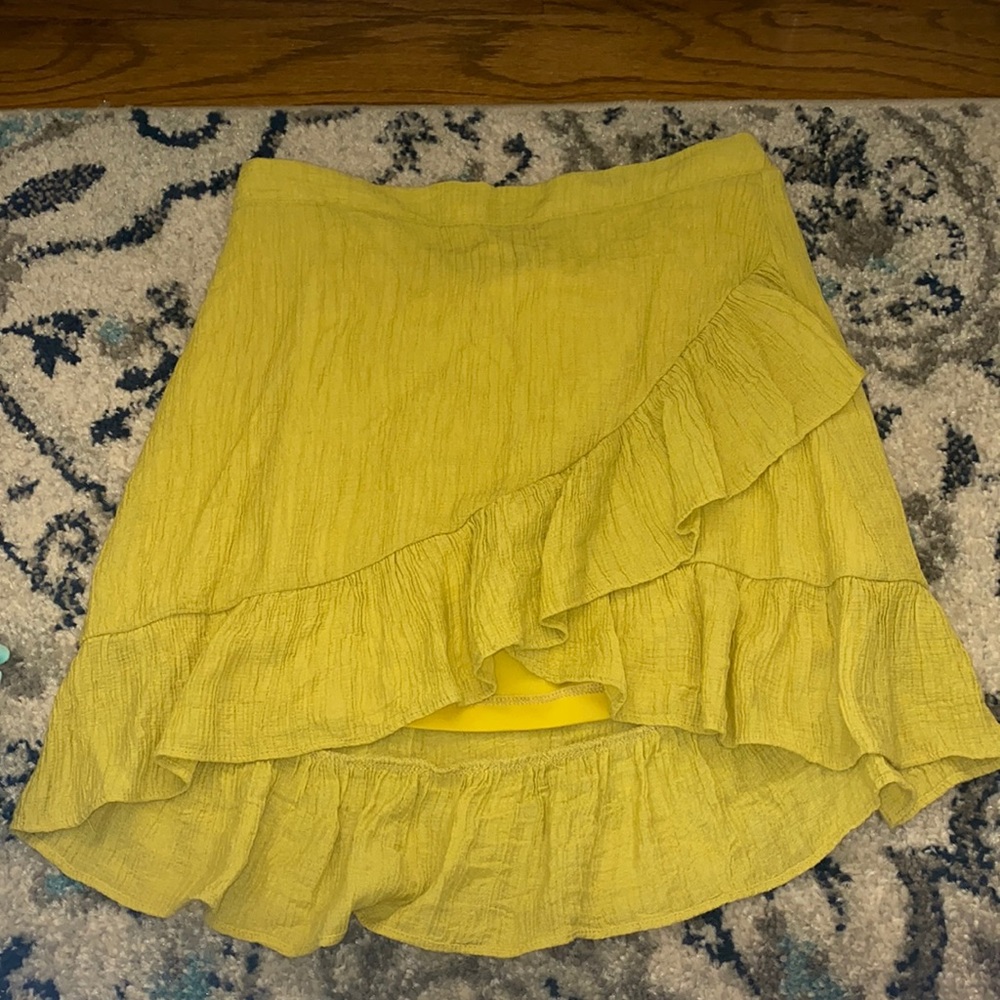 Women’s cute lime skirt.
